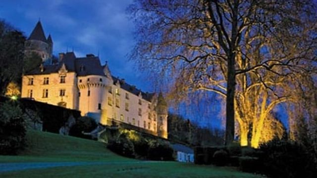 10 Romantic Hotels In France