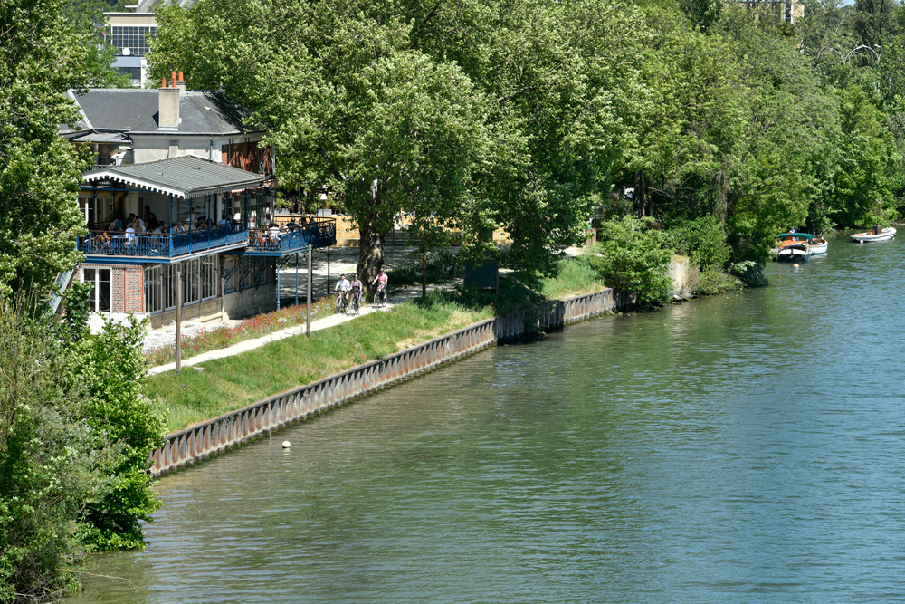 Path of impressionists, riverside walk