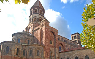 Take a stroll in Brioude: A beautiful detour