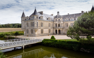 Chateau de Bourneau: Gothic Days