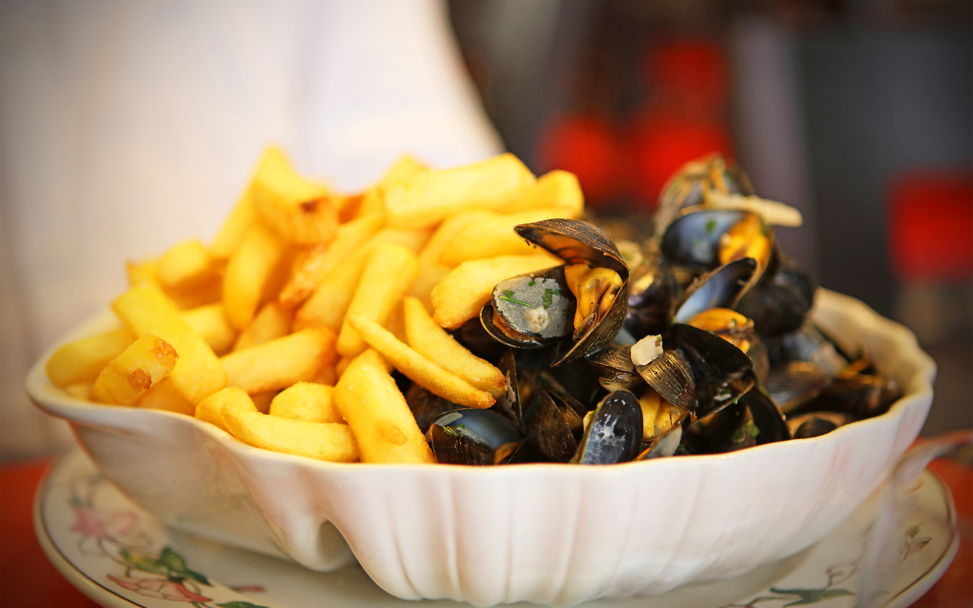 Mussels with chips