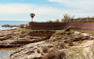 An old Customs Path – the ‘Sentier du Littoral’ hugs the scenic Var coastline